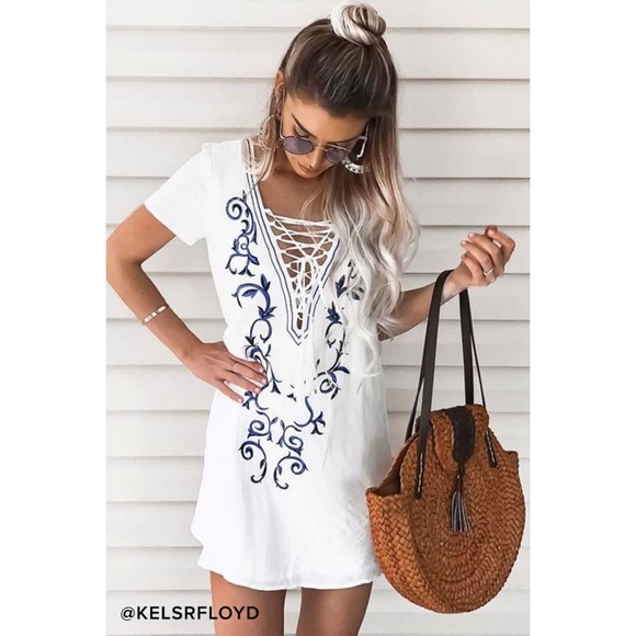 Lulu’s Boho “Paradise Awaits” Lace Up Shift Dress - Picture 8 of 16